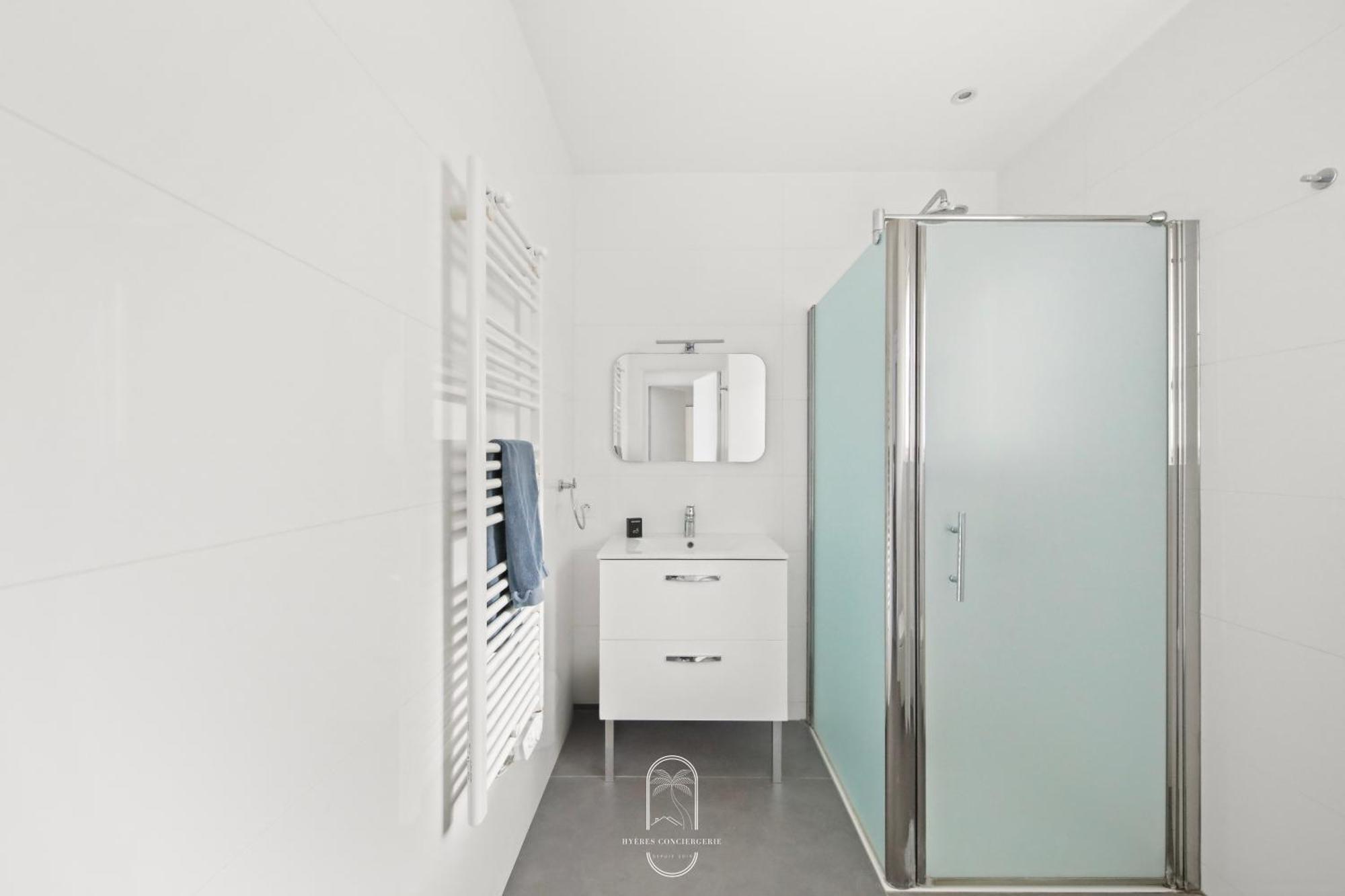Villa Antoine Appartement Rdj Vue Mer Clim Wifi Parking Plage 50M La Garonne Le Pradet Εξωτερικό φωτογραφία